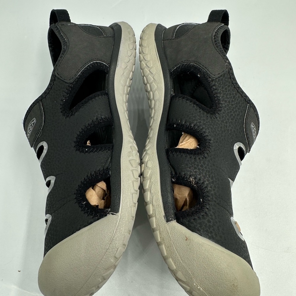 KEEN Stingray Big Kid Size 4 Closed Toe Water Sandals Black/Drizzle 1023153 - Picture 2 of 9